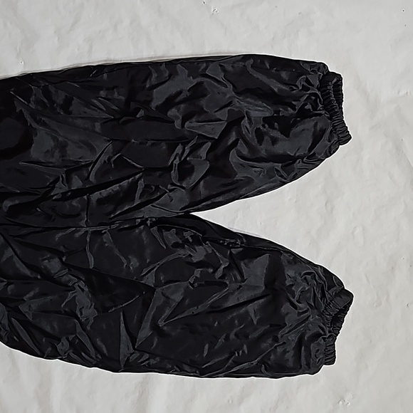 Disney It's a Small World Boy 12 Months 2pc Red Black Windbreaker/Track Suit - Picture 7 of 14